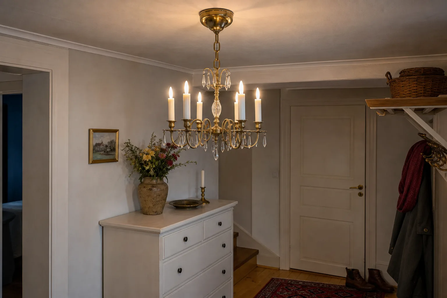 Borstad mässingskrona i låg svensk tambur