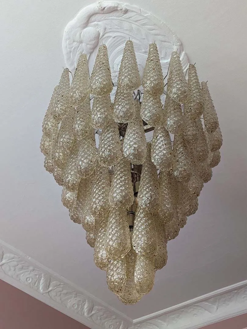 Murano ljuskrona – Droppe – 75 glasblad – Bärnsten Krom patinerad