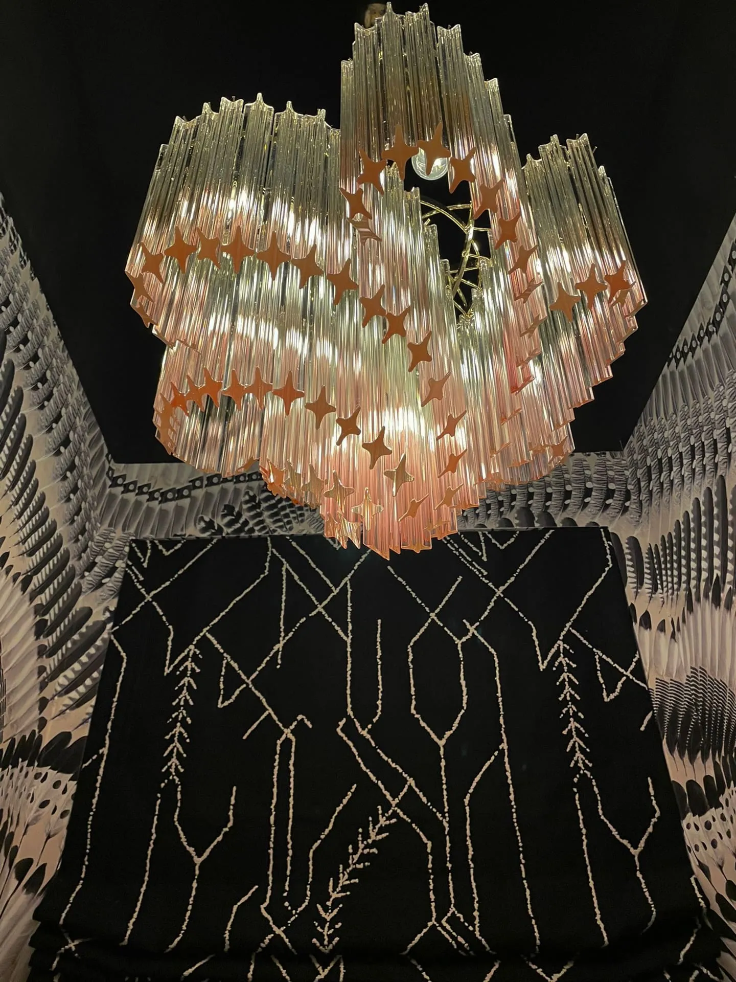 Murano ljuskrona – Viennetta – 114 prismer – Rosa Krom blank